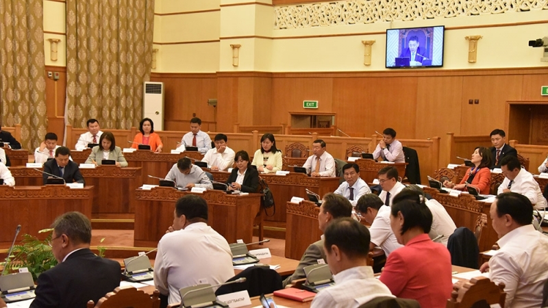 Протокол: Үндсэн хуулийн өөрчлөлтийг ЖДҮ-тэй Засаг хийдэггүй юм