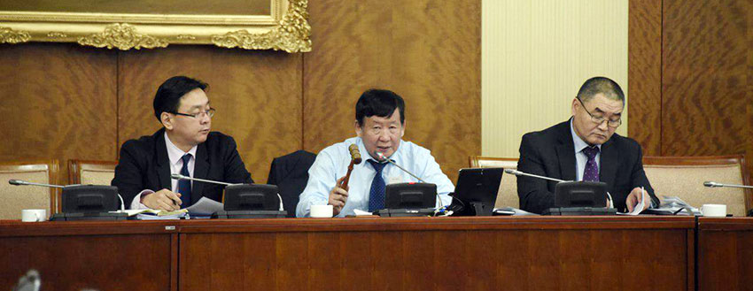 УИХ-ын даргын асуудлыг буцааж, Сонгуулийн хуулийн өөрчлөлтийг дэмжив