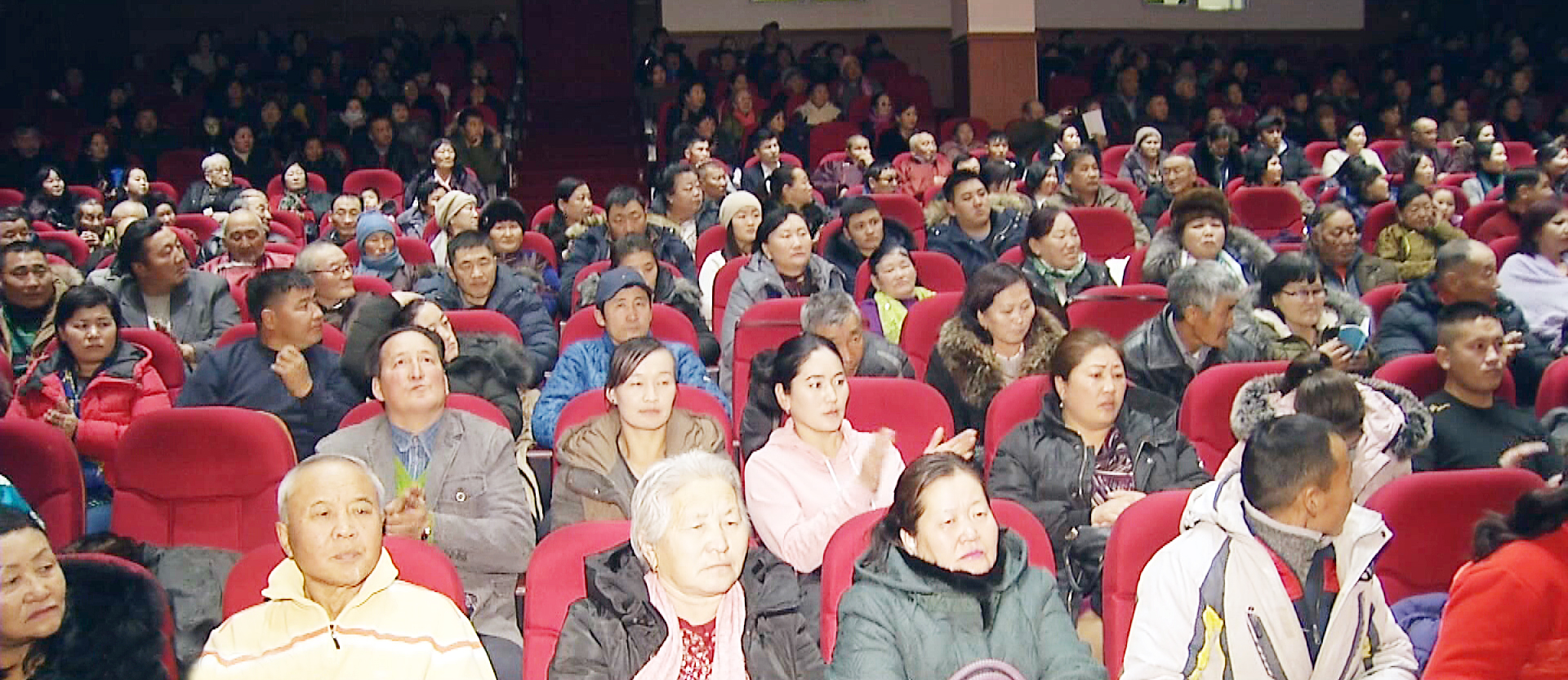 Төв аймгийн 12 мянган иргэн шинэ Дээд үндсэн хуулийг дэмжлээ