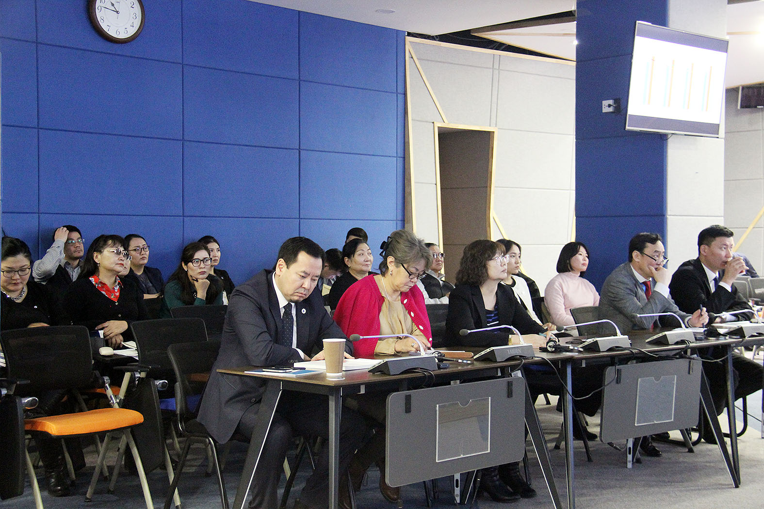 “Улс төр дэх авлигыг хазаарлаж чадахгүй байна”