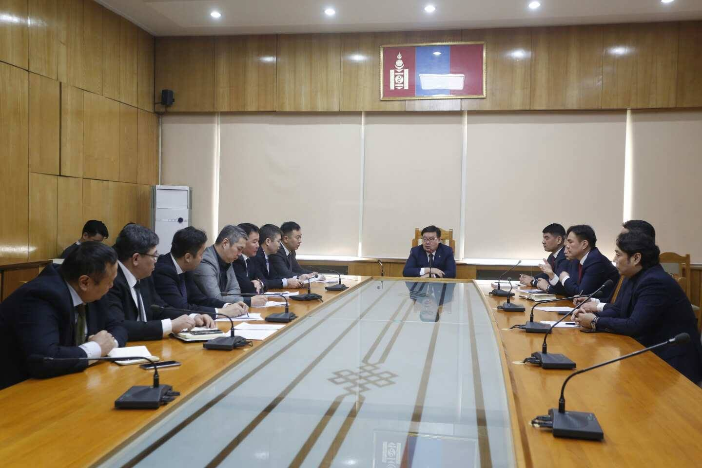 “Асгат”, “Салхит”, “Цагаан эрэг”-ийн ордыг ашиглах төлөвлөгөөг яаралтай гаргахыг үүрэг болголоо