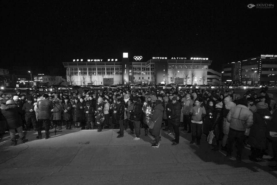 Амиа алдсан цэргийн дурсгалыг хүндэтгэж лаатай цуглалаа