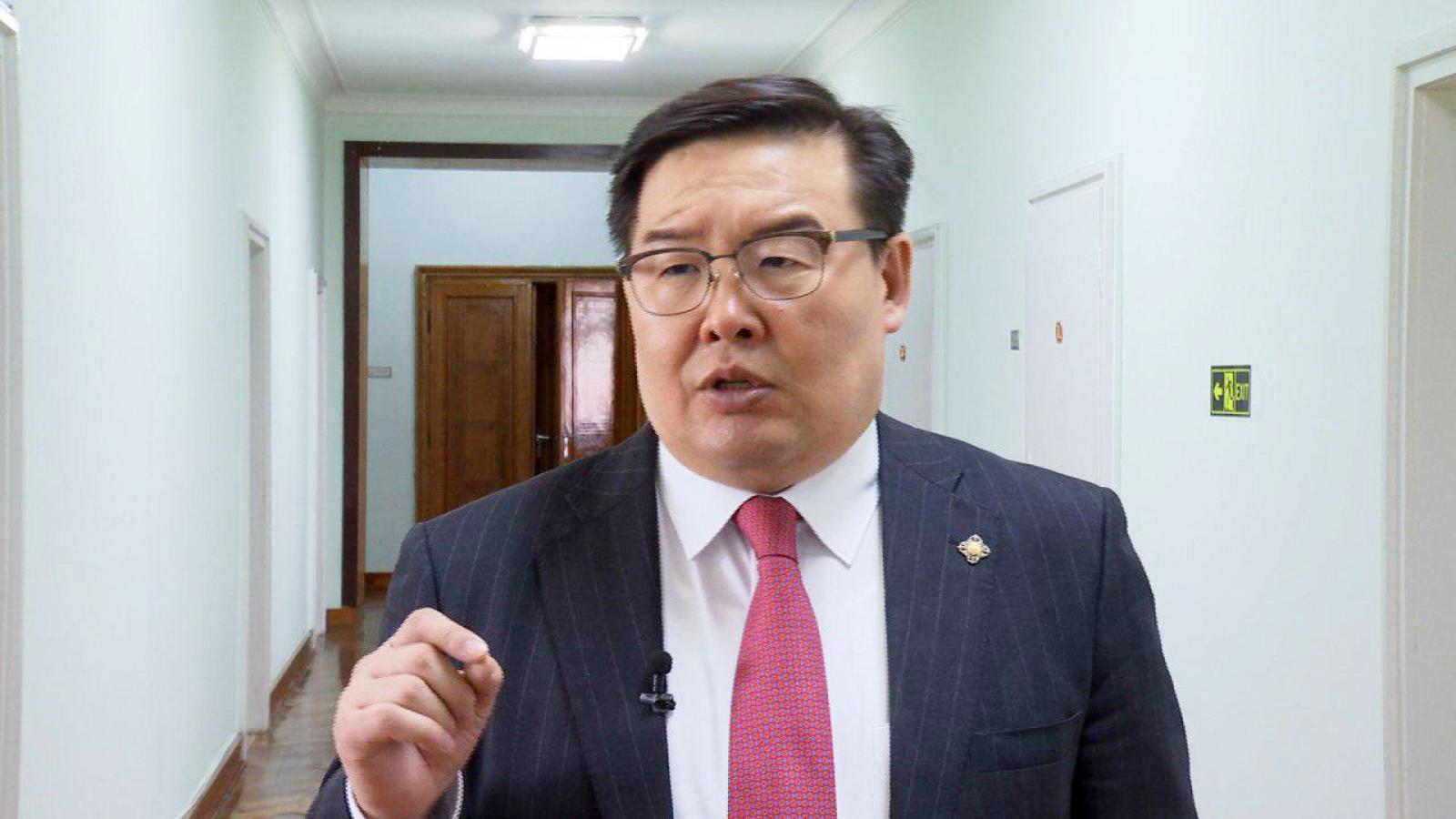 Г.Занданшатар: Хилийн үнэ буурсан энэ үед шатахууныг 350 төгрөгөөр хямдруулах боломжтой