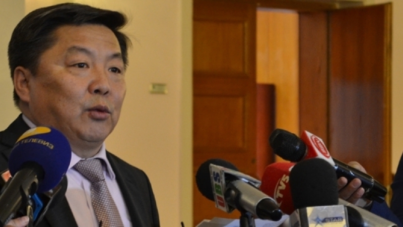 Д.Хаянхярваа: Төрийн дээр нам гараад цовхчоод байна