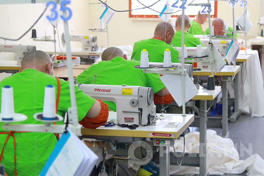 Хүмүүжигчдэд мэргэжил олгож, үйлдвэрлэл явуулж байна