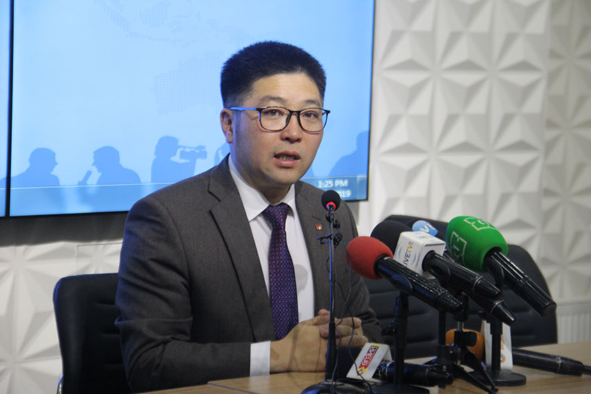 Э.Эрдэнэжамъян: Д.Дамба-Очирыг эх орноосоо урваж,тагнуул хийсэн үндэслэлээр шалгах ёстой