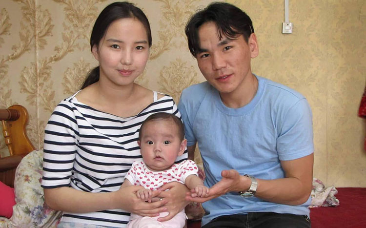 Бяцхан охинд туслахыг хүслээ