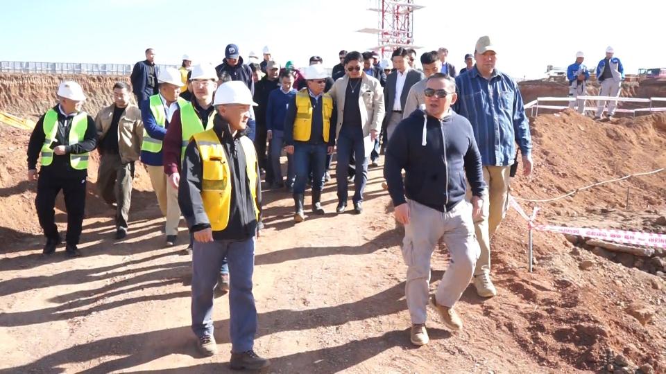 Ерөнхийлөгч, Ерөнхий сайд нар хамтдаа спортын бүтээн байгуулалттай танилцлаа