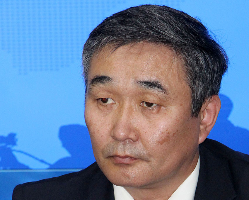 Ц.Ганхуяг: Үндсэн хуулийг бүлэглэлийн захиалгаар өөрчлөх гэж байна