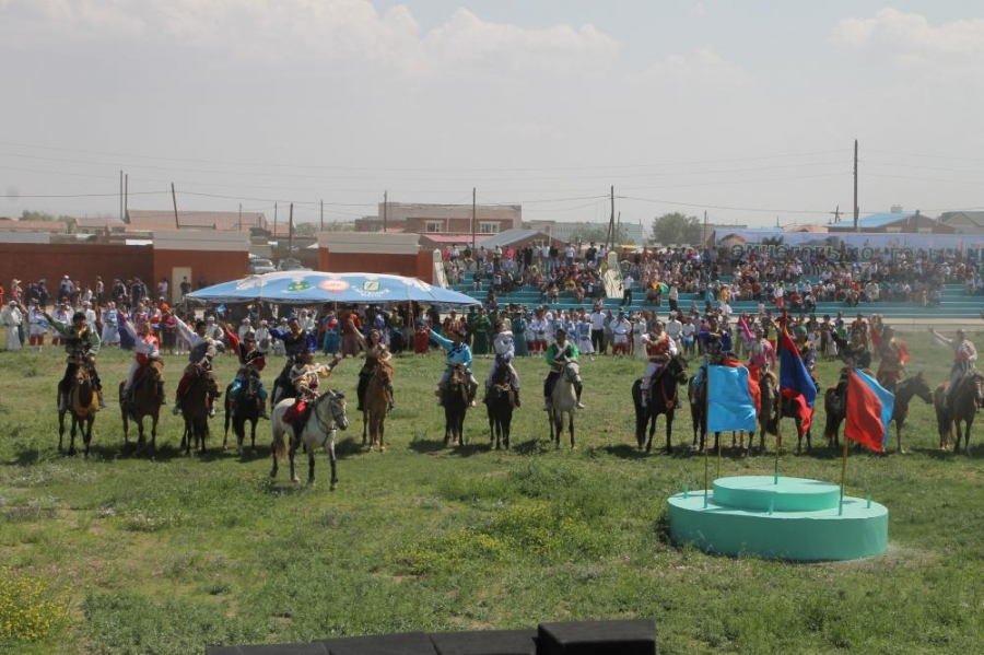 Аймгуудын наадам болон бүсийн уралдааны хуваарийг баталлаа