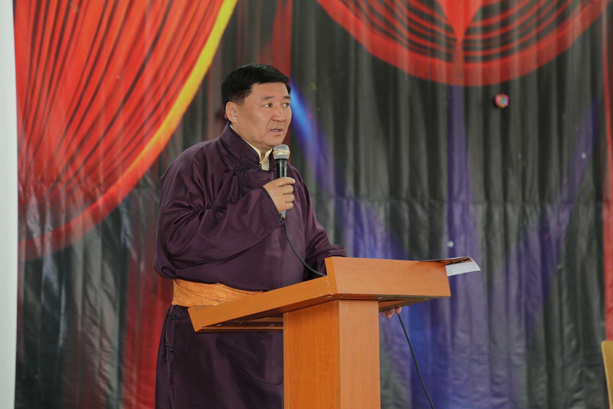 Шүүх эрх мэдлийг хариуцлагажуулахыг Үндсэн хуульд тусгах санал хэллээ