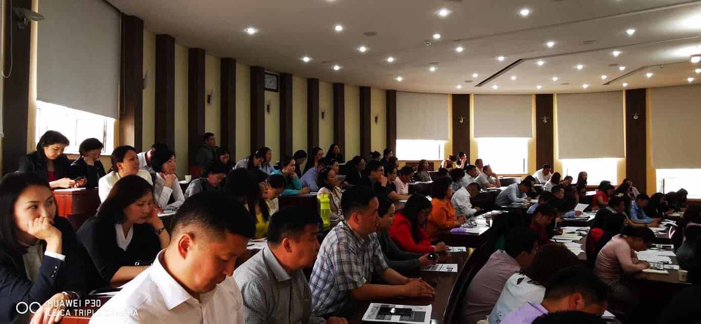 Төв, хангай, баруун бүсийн төрийн албан хаагчид сургалтад хамрагдлаа