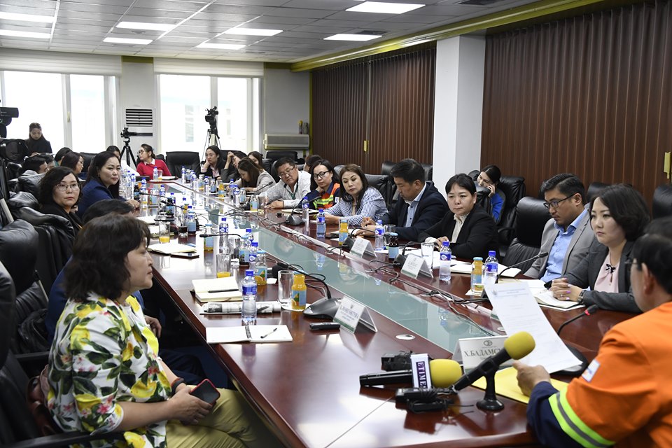 “Эрдэнэт үйлдвэр” ТӨҮГ-ын ерөнхий захирал сэтгүүлчидтэй зангиагүй уулзалт хийв