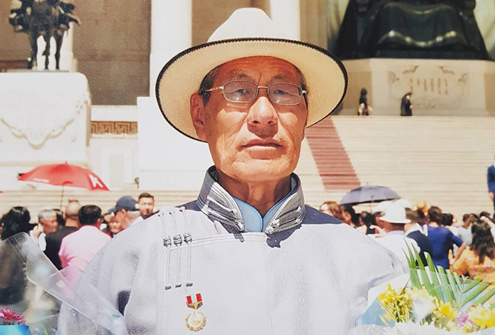 Төрийн үйлчилгээний гавьяат Сүхбаатар аймгаас төрлөө