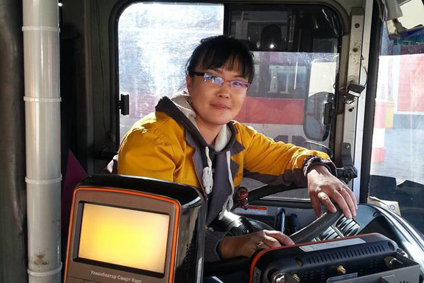 Өнөөдрийн зочин: С.Оюунцоож: Автобусанд маань шинэ хүн мэндэлж байлаа