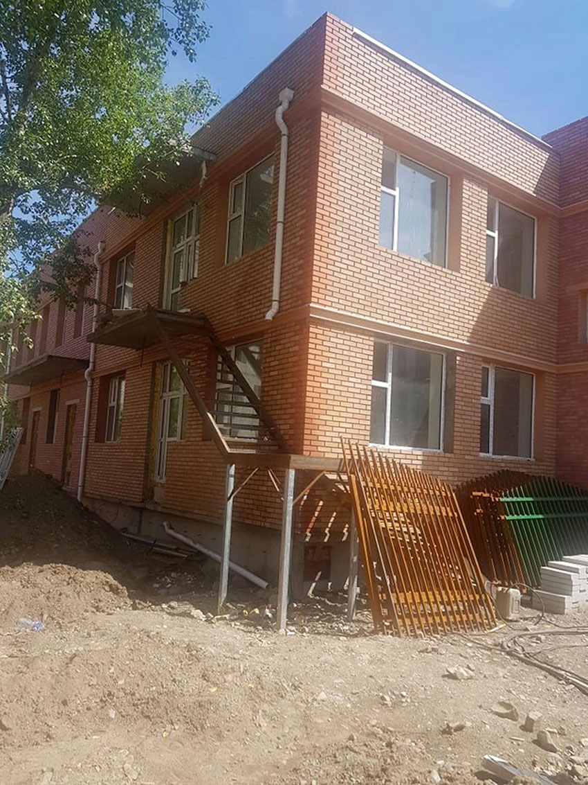 Барилга бус төсөв нь царцжээ