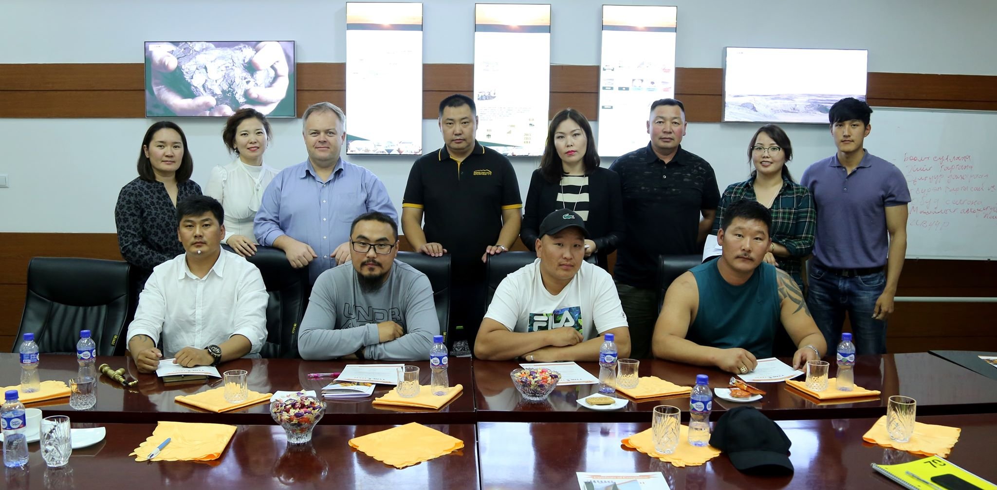 “Эрдэнэс-Тавантолгой” ХК ажилчдынхаа ур чадварыг дээшлүүллээ