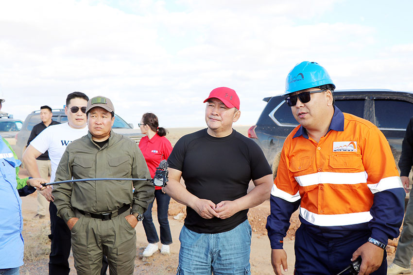 Бүтээн байгуулалтын замаар...