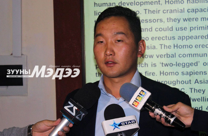 Ч.Баяндэлгэр: Хүрз барьсан тонуулчид Монголын археологийг сүйтгэж байна
