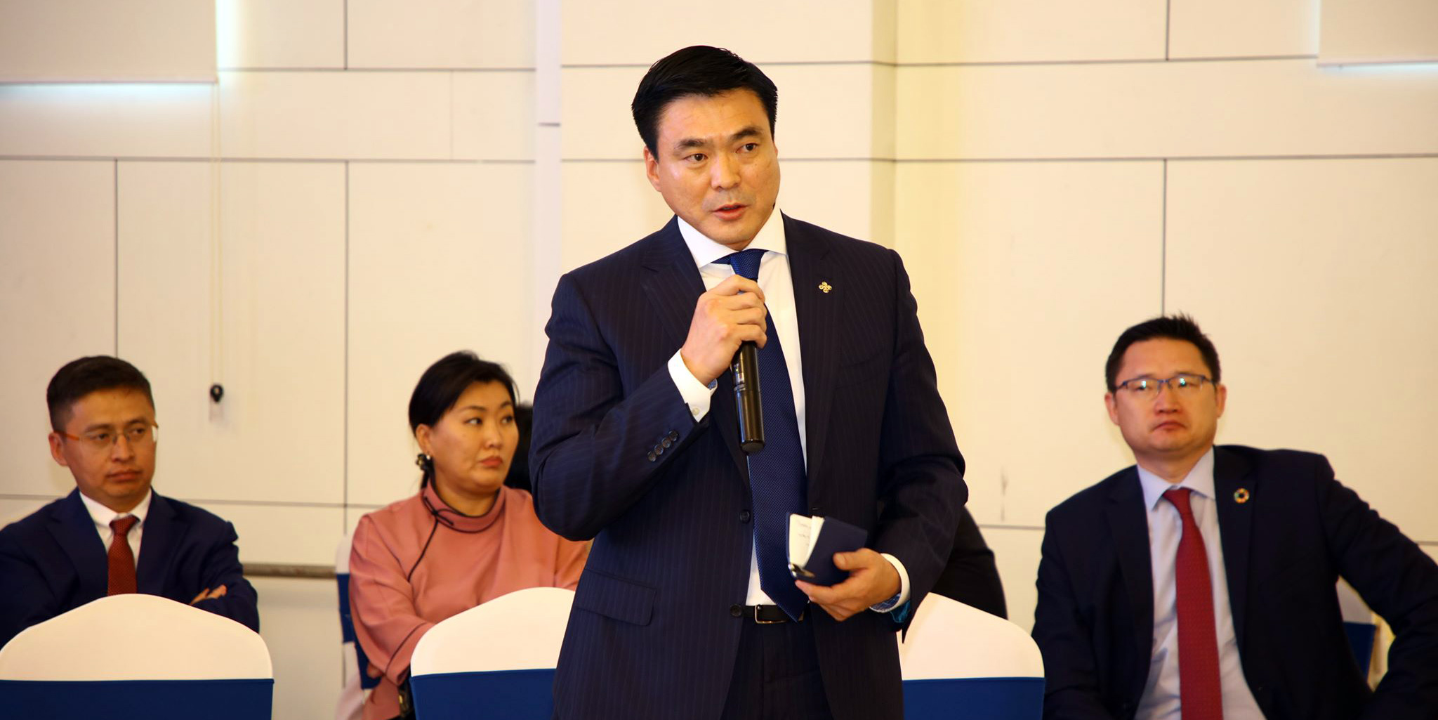 Б.Цацрал, Ж.Тогтохбаяр нарыг үүрэгт ажлаас нь чөлөөлөв