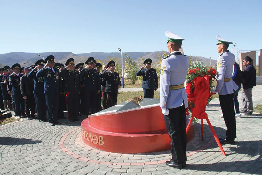 Хилчдийн өдөрт 2000 гаруй ахмад хилчин оролцлоо