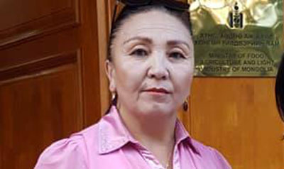 “Сүхбаатарын Эрдэнэцагаан суманд Ч.Улаан, У.Хүрэлсүх хоёроор овоглосон уул уурхай цэцэглэж байна”