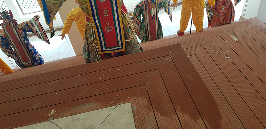 З.Санждорж: Бурханы шашин хөгжиж байна уу, нэрийг нь  баригчид хөлжиж байна уу?