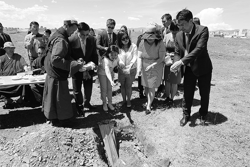 Т.Ням-Очир: Сургуулийг нүүлгэх санал гарсан ч талууд хүлээн зөвшөөрөхгүй байна