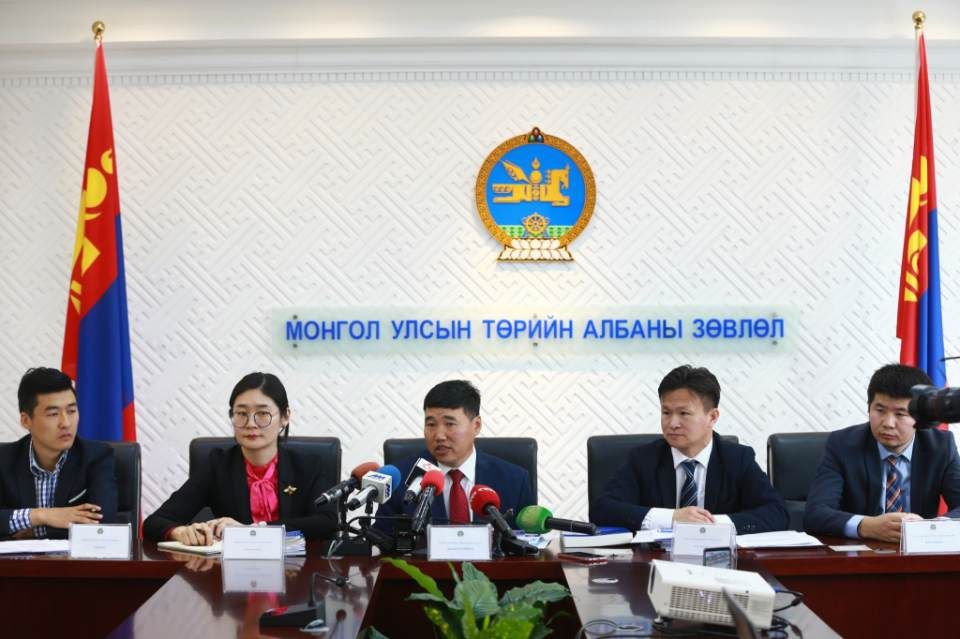 Д.Баатарсайхан: Шалгалтад тэнцсэн бол шууд төрийн албанд томилохгүй