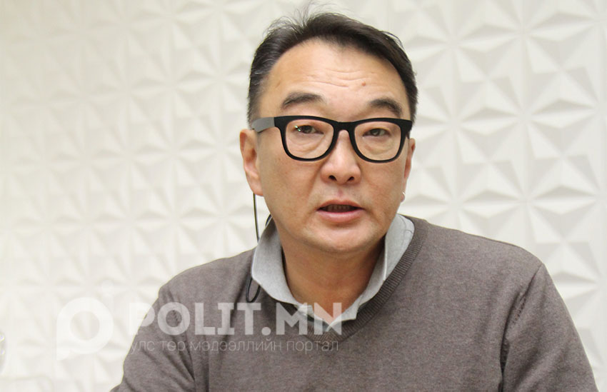 Б.Бат: Байгалийн баялгаа зөв ашиглахгүй бол голланд өвчин тусна