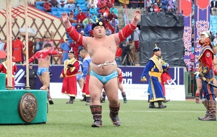 Ө.Энхтүвшин: Э.Оюунболдын бүх давааг хүчингүйд тооцон, түүнд унасан бөхчүүдэд цол нөхөж олгохоор шийдвэрлэлээ