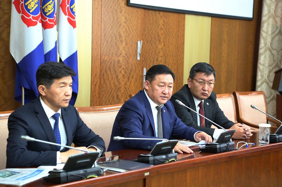 Д.Тогтохсүрэн: Ерөнхийлөгчийг парламентаас сонгох асуудлыг 2025 оноос байхаар ярилцсан