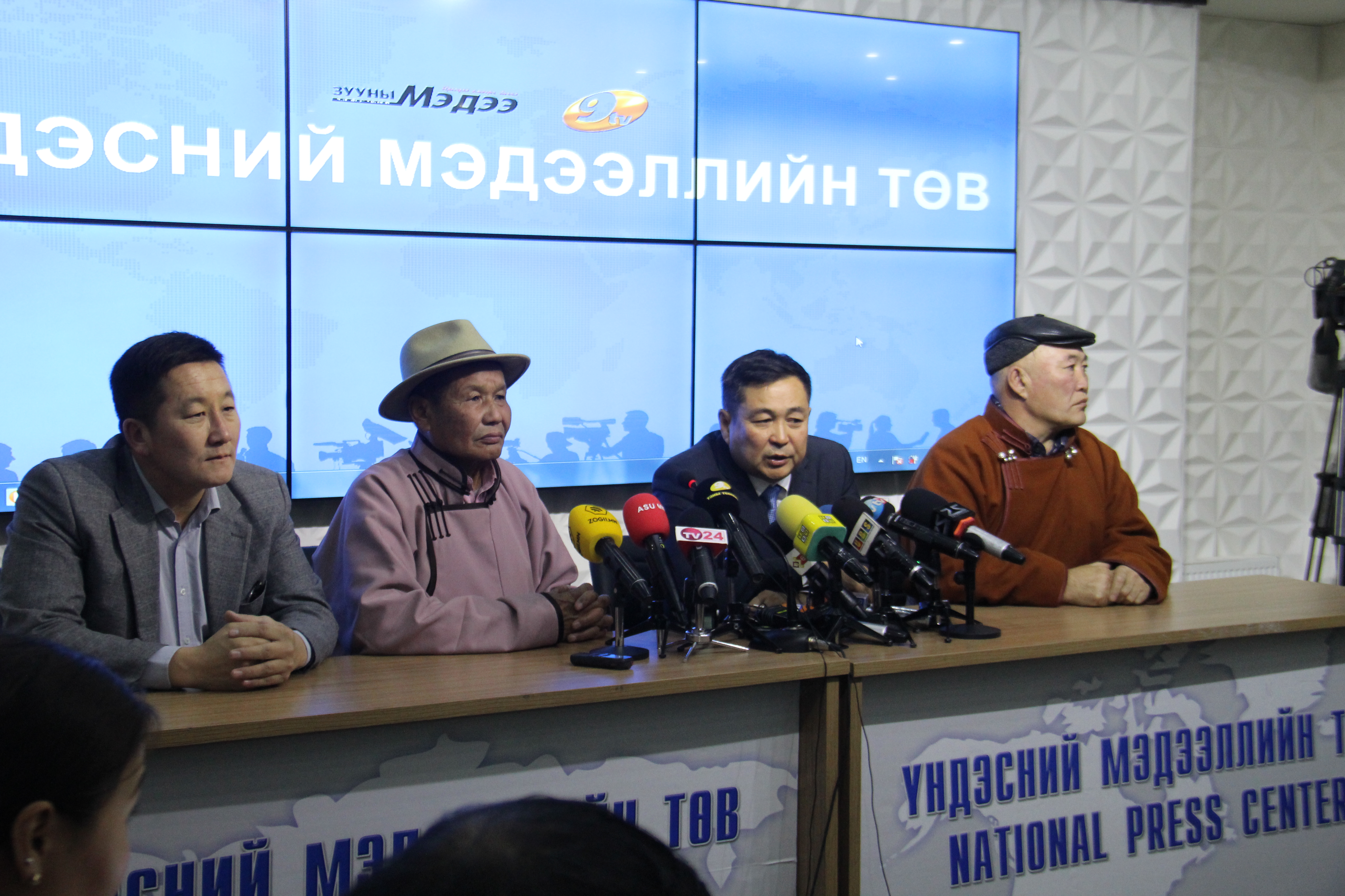 Махны үнэ чөлөөлөхгүй бол хохирлыг Засгийн газраас нэхнэ гэв