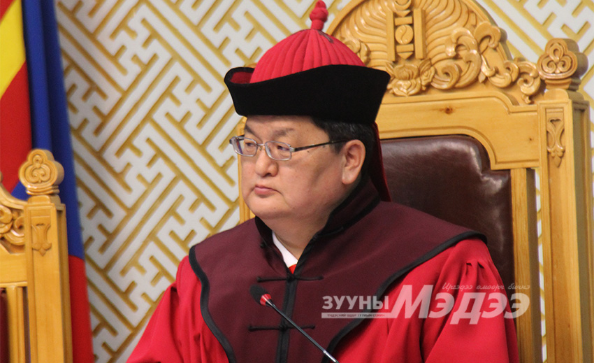 Д.Одбаяр өргөдлөө өгсөн ч Цэцээс явахгүй