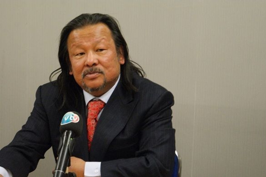 Т.Баярхүү: Олгархиуд Үндсэн хуулиар өөрсдийгөө л дархална