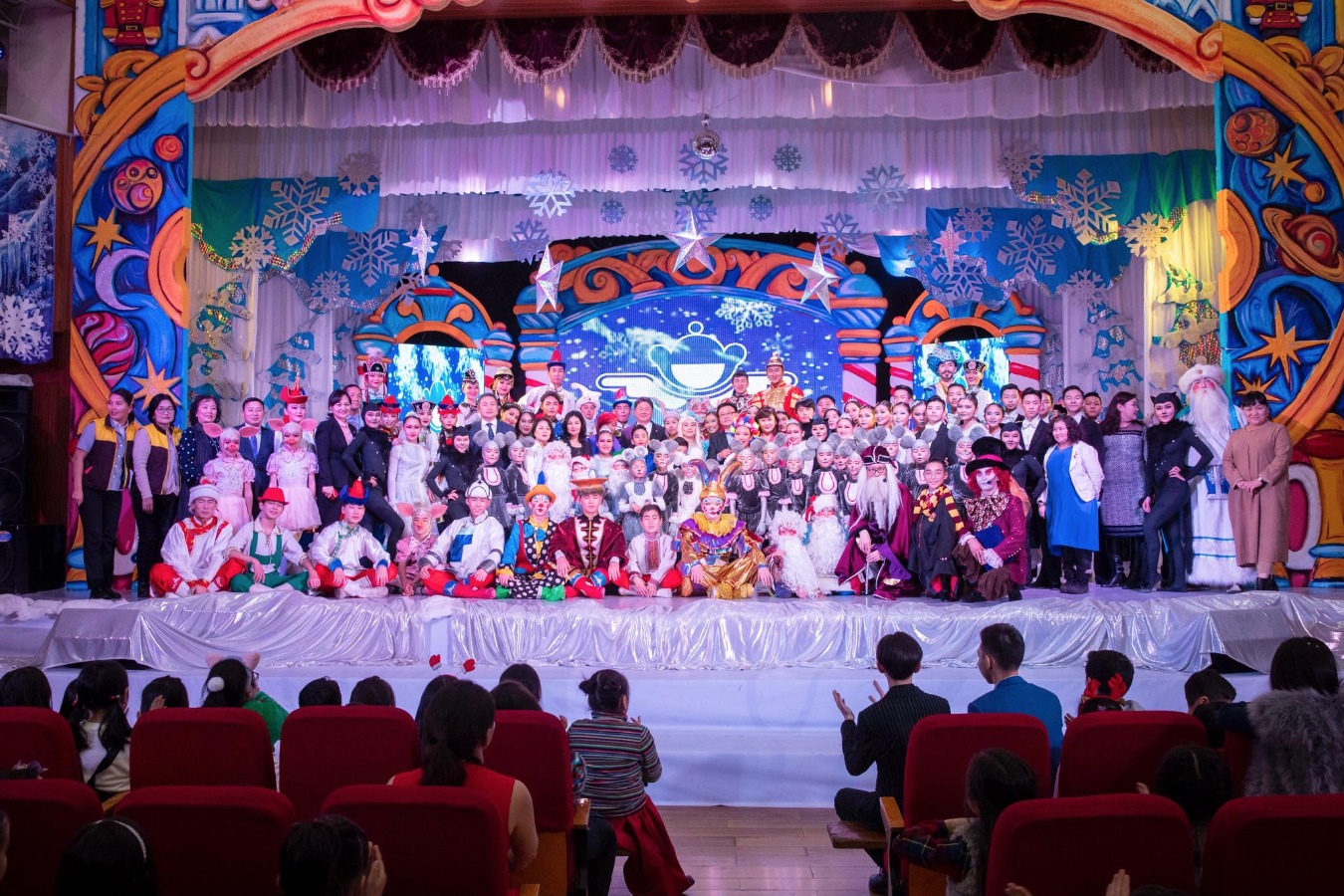 У.Хүрэлсүх: Эх орондоо хайртай, эрдмээр биеэ чимсэн, сайн хүмүүс болоорой