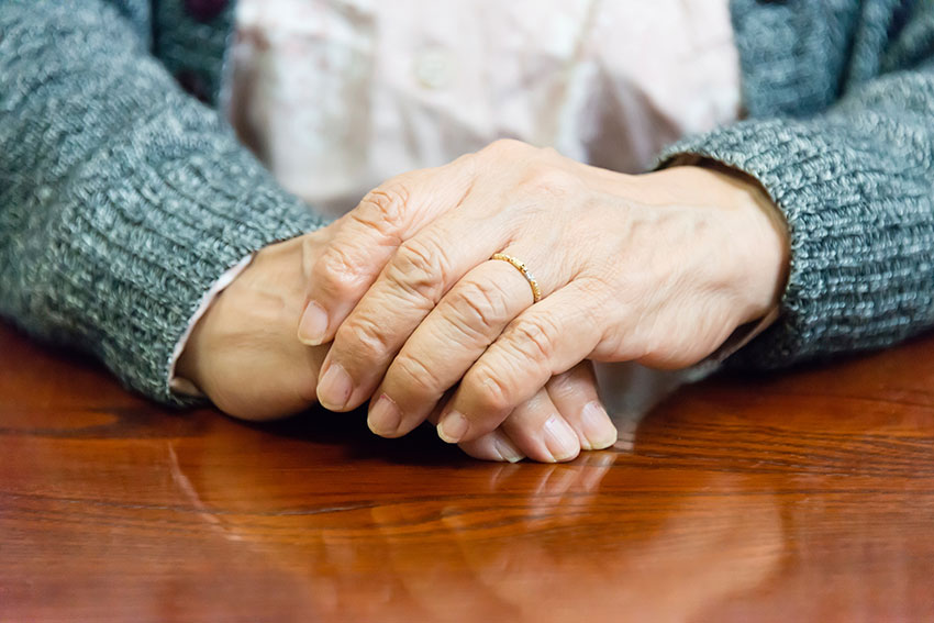 Монгол эмээ тэтгэвэрт гараад юу хийдэг вэ