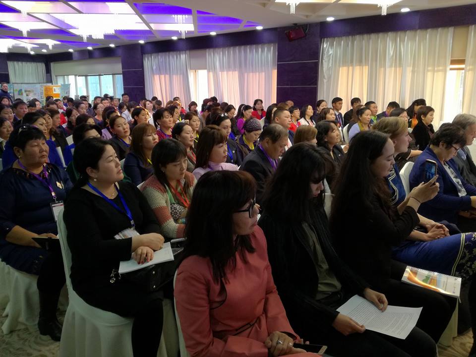 800 багшийг чадавхижуулна