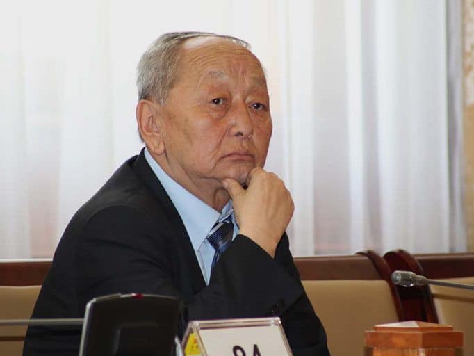 Цэцийн шинэ дарга Н.Чинбатын CV