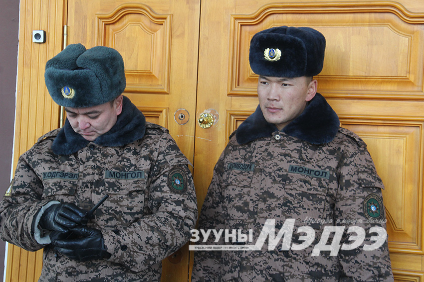 Фото: Автомашинтай жагсагчид лхагва гаригт дахин жагсана