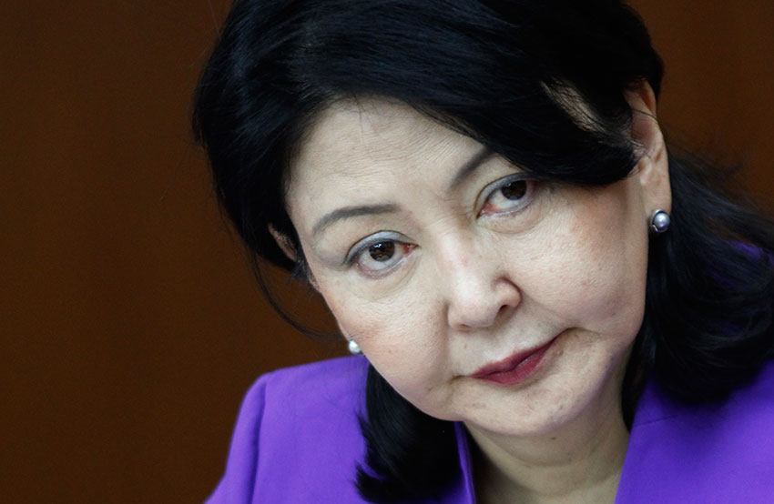 Б.Ундармаа: Яагаад миний авах ёстой юмыг хасчихав аа