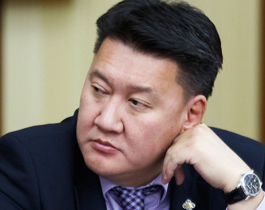 УИХ-ын гишүүн Б.Жавхлан  сайд, захирал хоёртой нь “яриад” хоёр компанид зээл авчээ