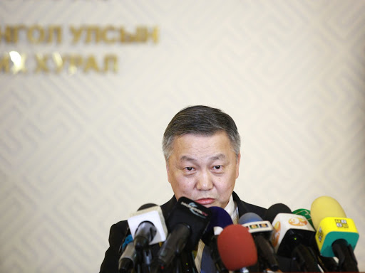 З.Энхболд тамгаа өгч, сонгуулийн ажилдаа орлоо